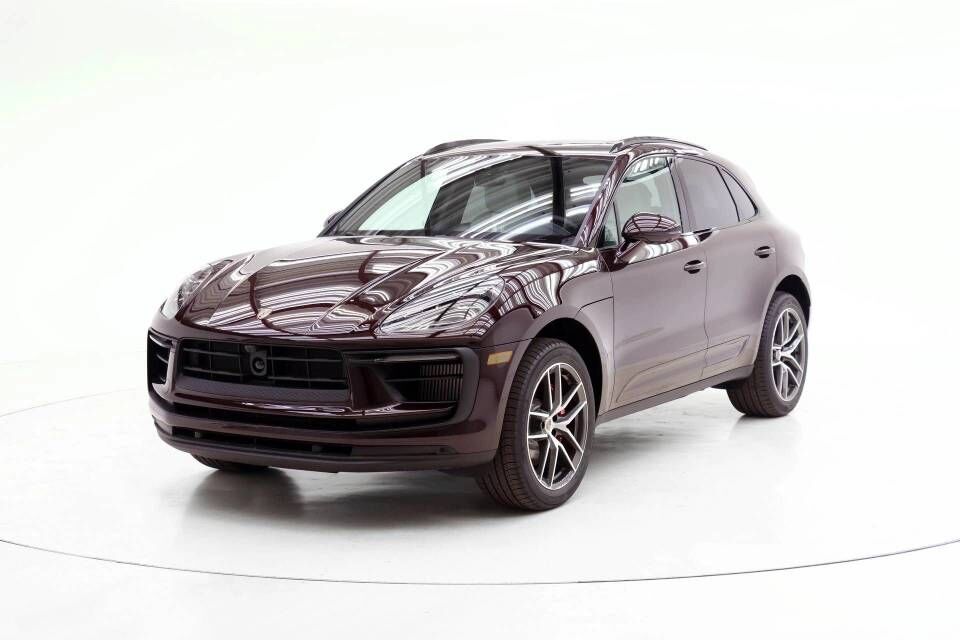 2026 PORSCHE Macan