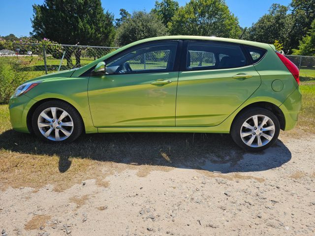 2013 HYUNDAI Accent