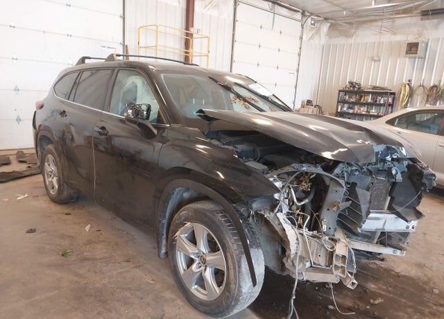2022 TOYOTA Highlander