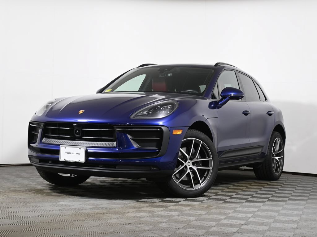 2026 PORSCHE Macan