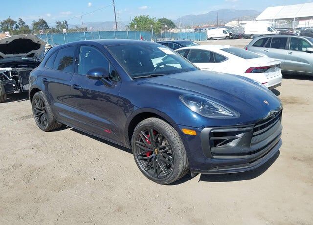 2022 PORSCHE Macan