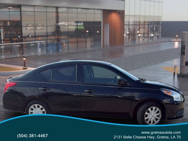 2017 NISSAN Versa