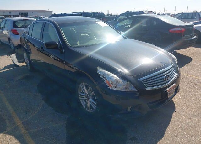 2015 INFINITI Q40