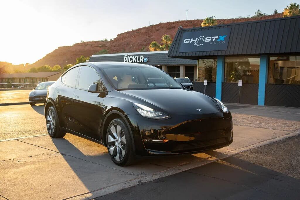 2022 TESLA Model Y