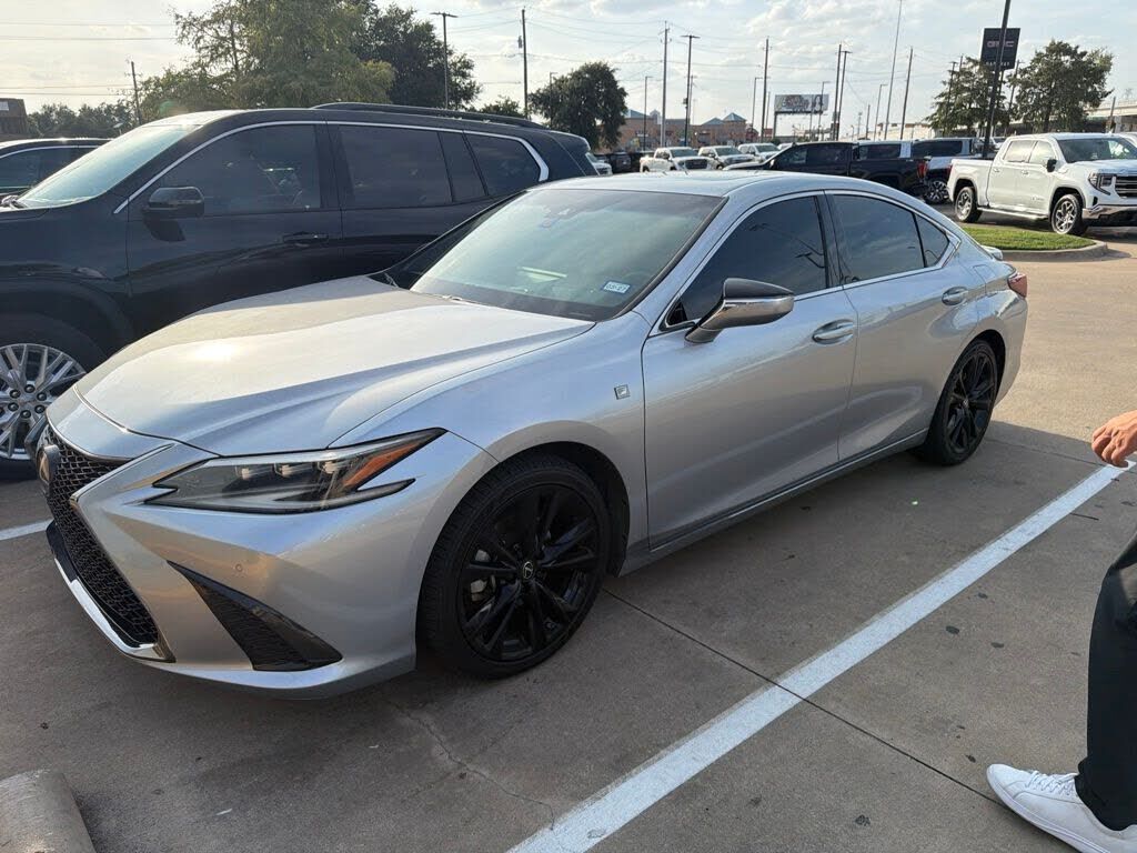 2022 LEXUS ES