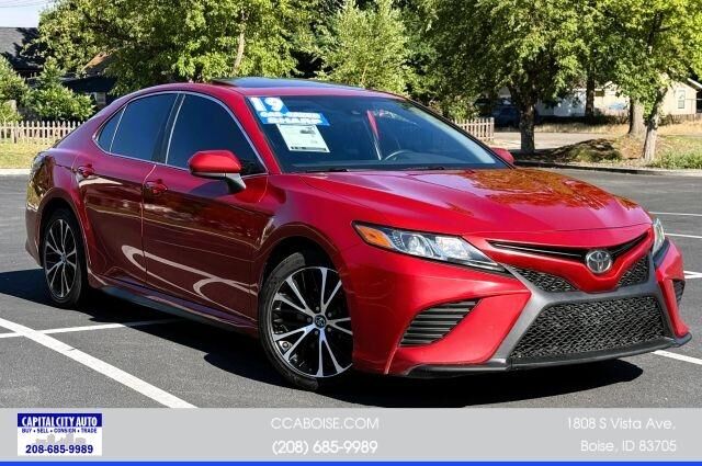 2019 TOYOTA Camry