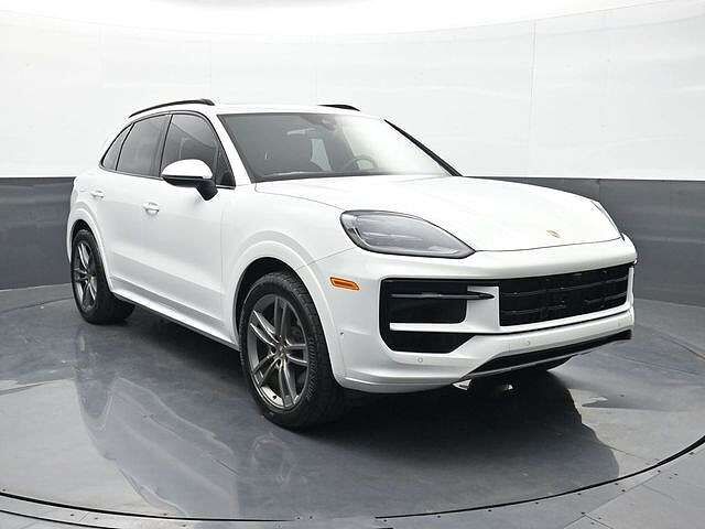 2025 PORSCHE Cayenne