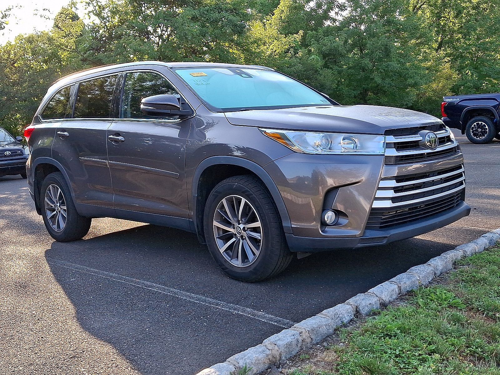 2019 TOYOTA Highlander