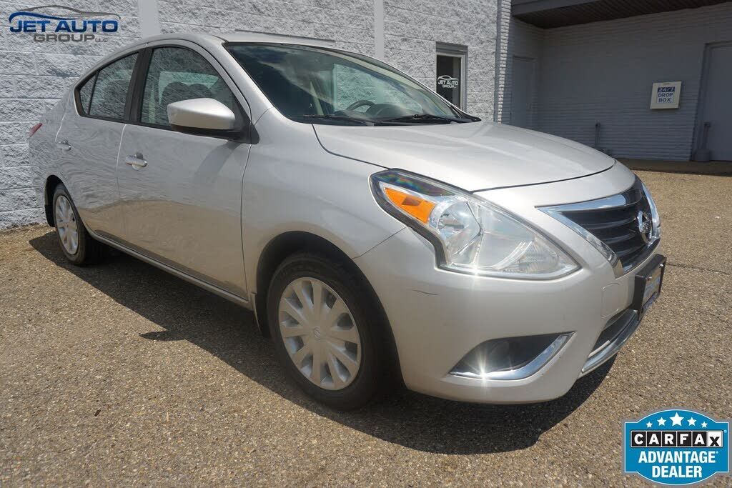 2016 NISSAN Versa