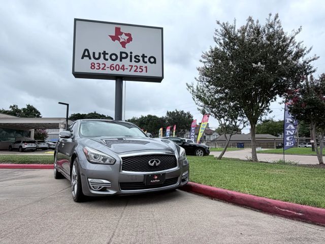 2015 INFINITI Q70