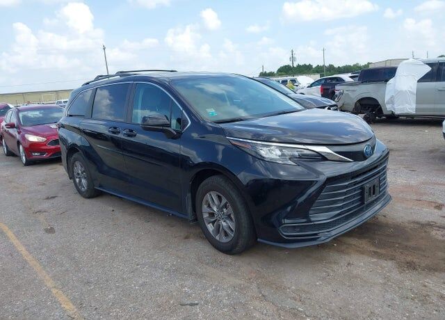 2024 TOYOTA Sienna