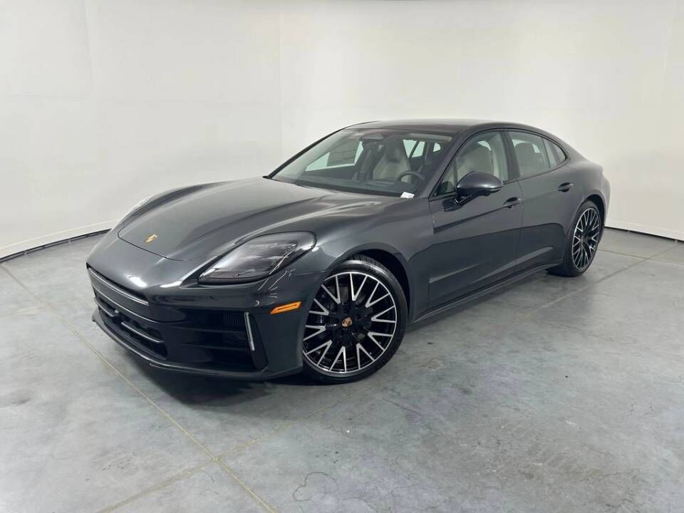 2026 PORSCHE Panamera