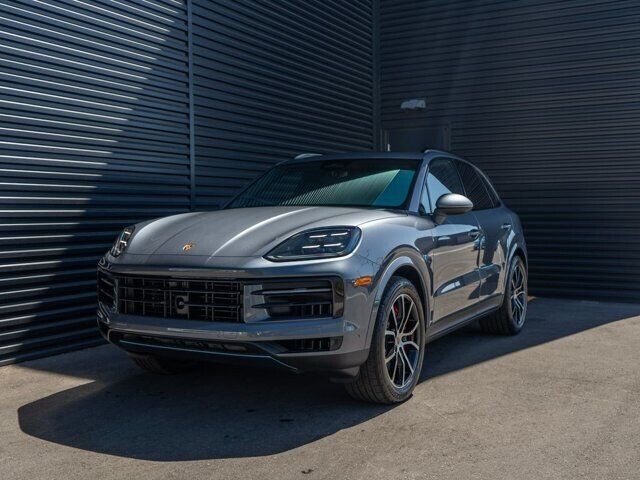 2026 PORSCHE Cayenne