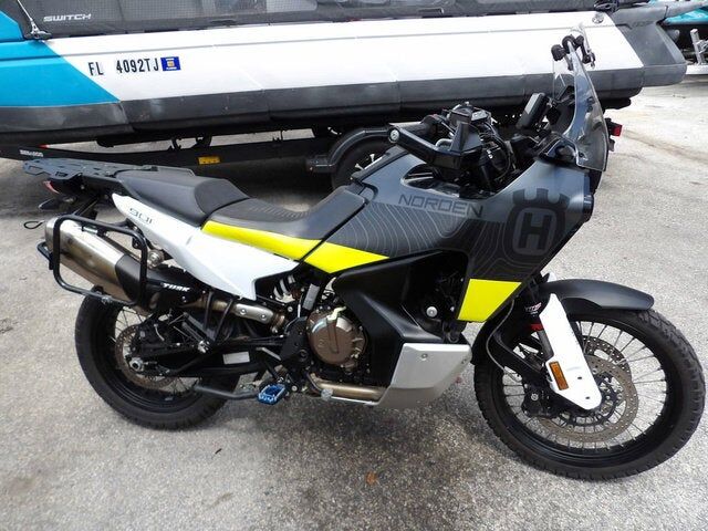 2023 HUSQVARNA Svartpilen
