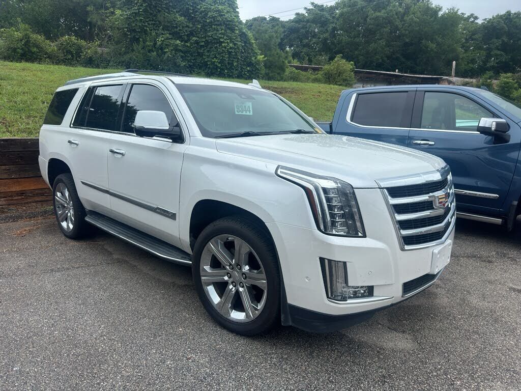 2017 CADILLAC Escalade