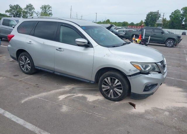 2017 NISSAN Pathfinder