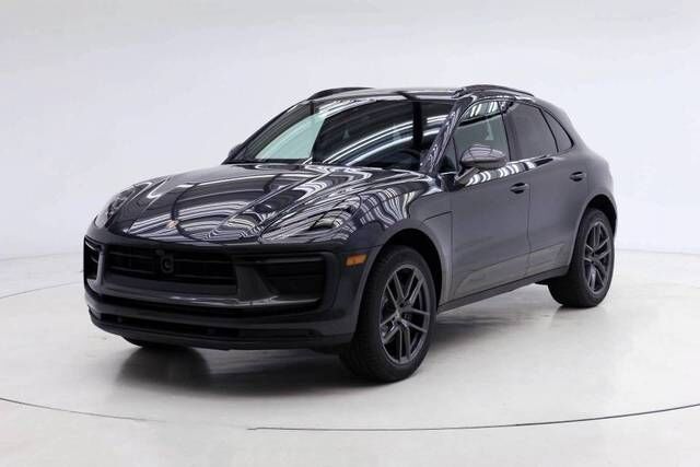2026 PORSCHE Macan
