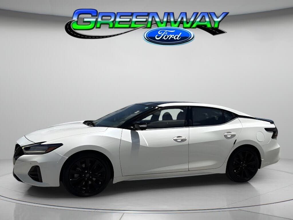 2023 NISSAN Maxima