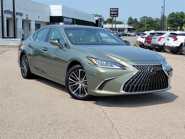 2024 LEXUS ES