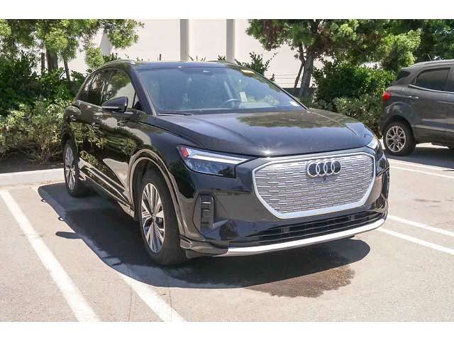 2023 AUDI Q4