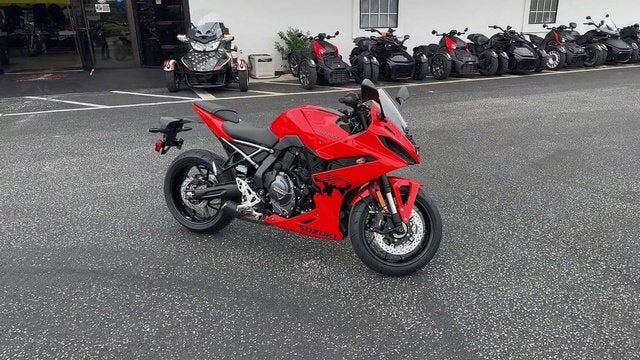 2026 SUZUKI GSX-8R