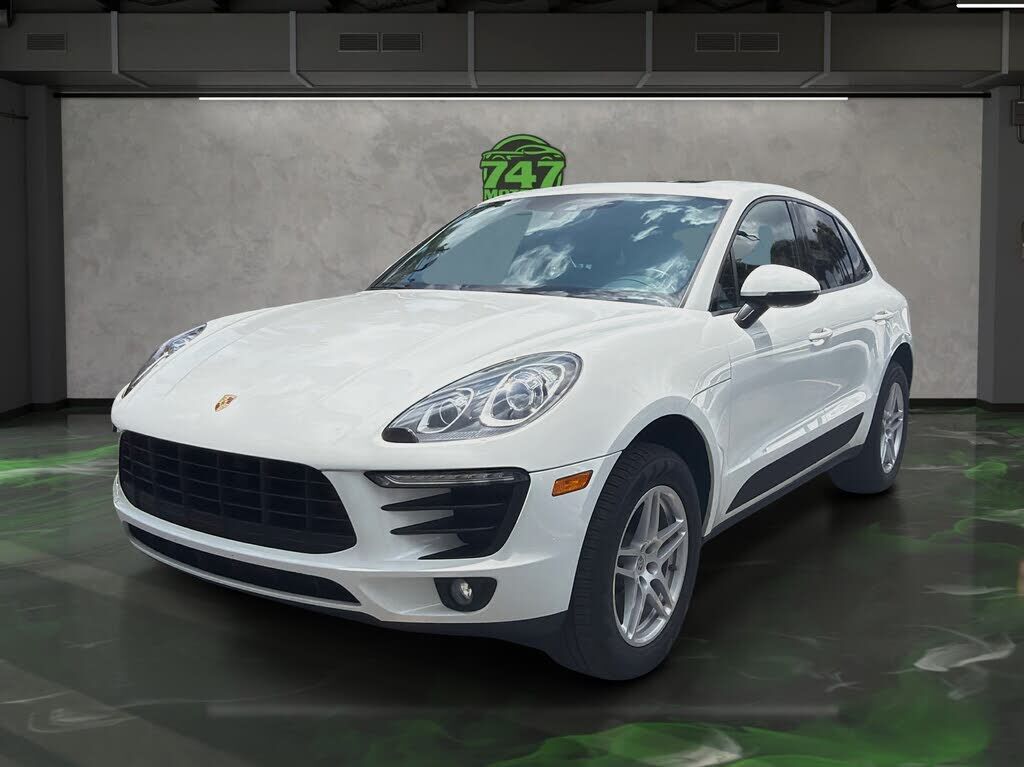 2018 PORSCHE Macan