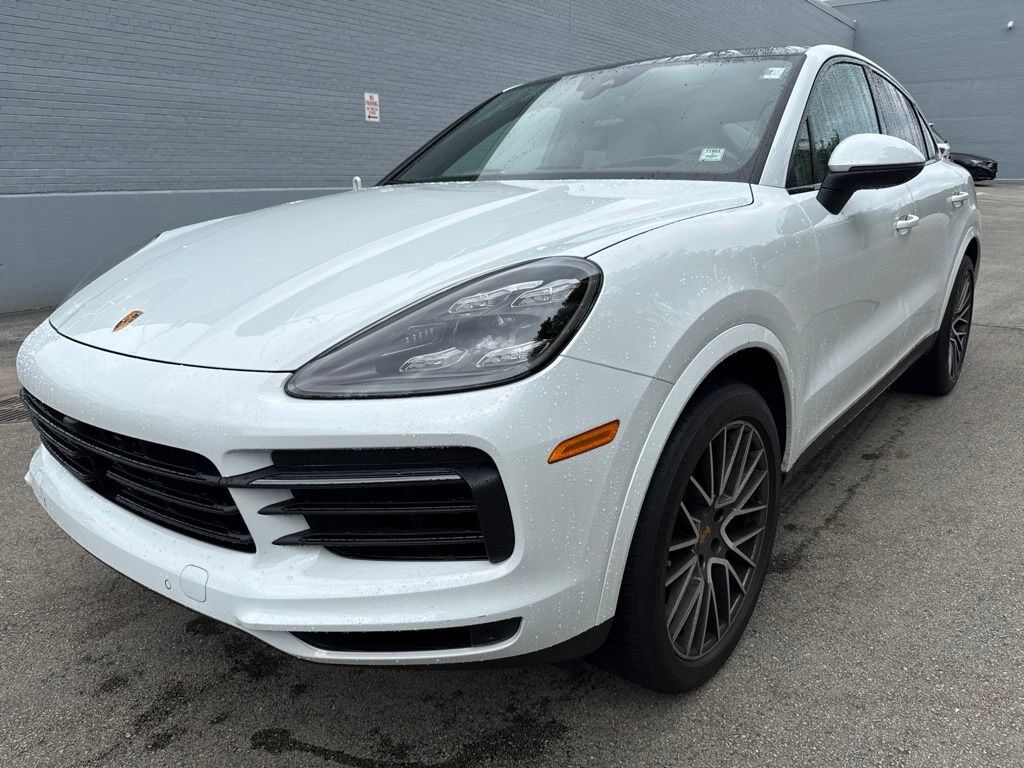 2022 PORSCHE Cayenne