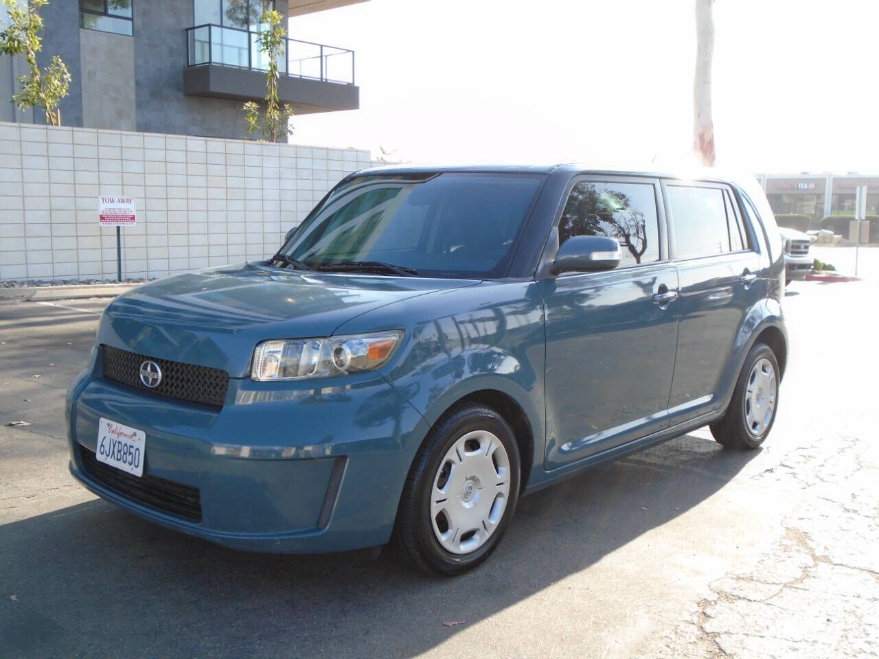2010 TOYOTA SCION