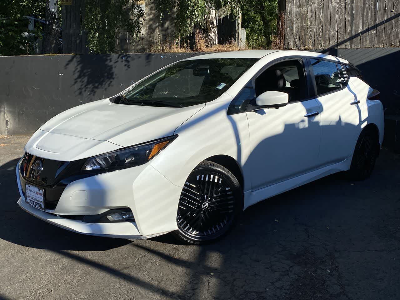 2023 NISSAN Leaf