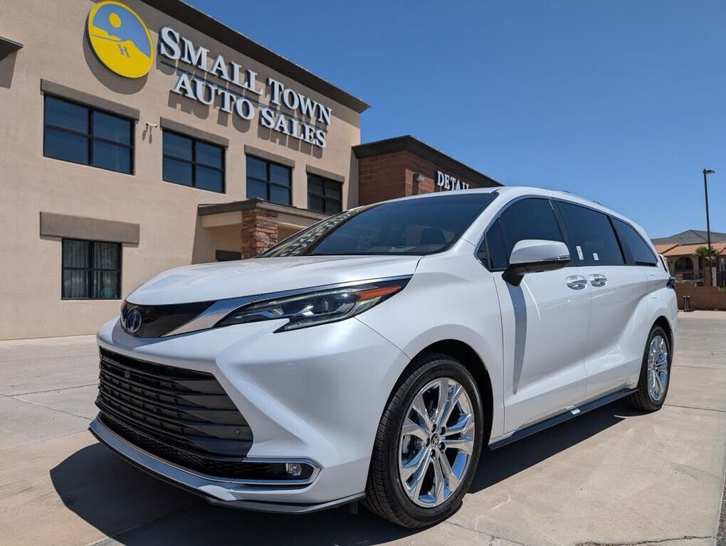 2024 TOYOTA Sienna