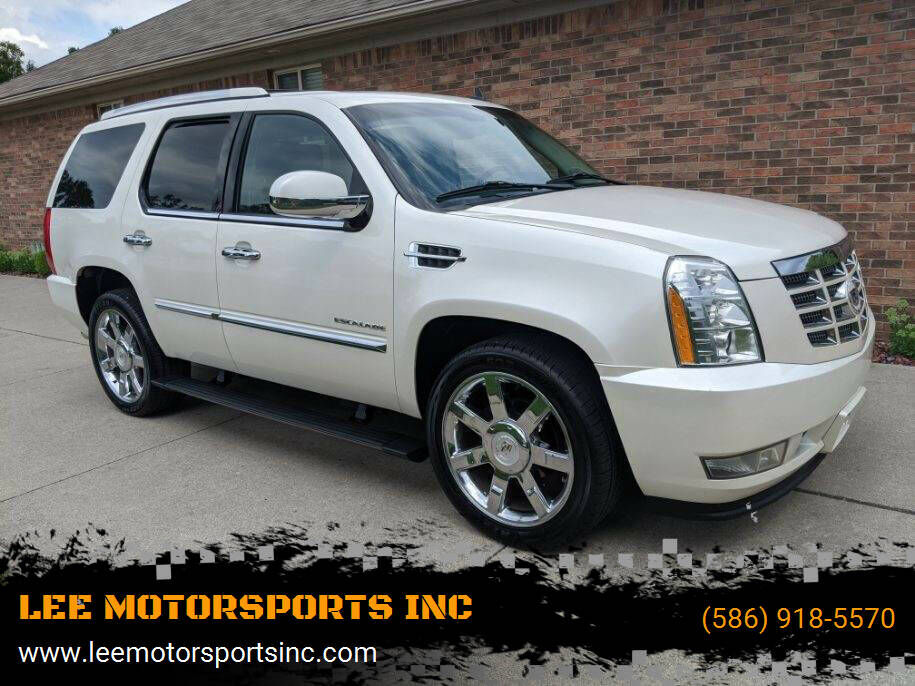 2011 CADILLAC Escalade