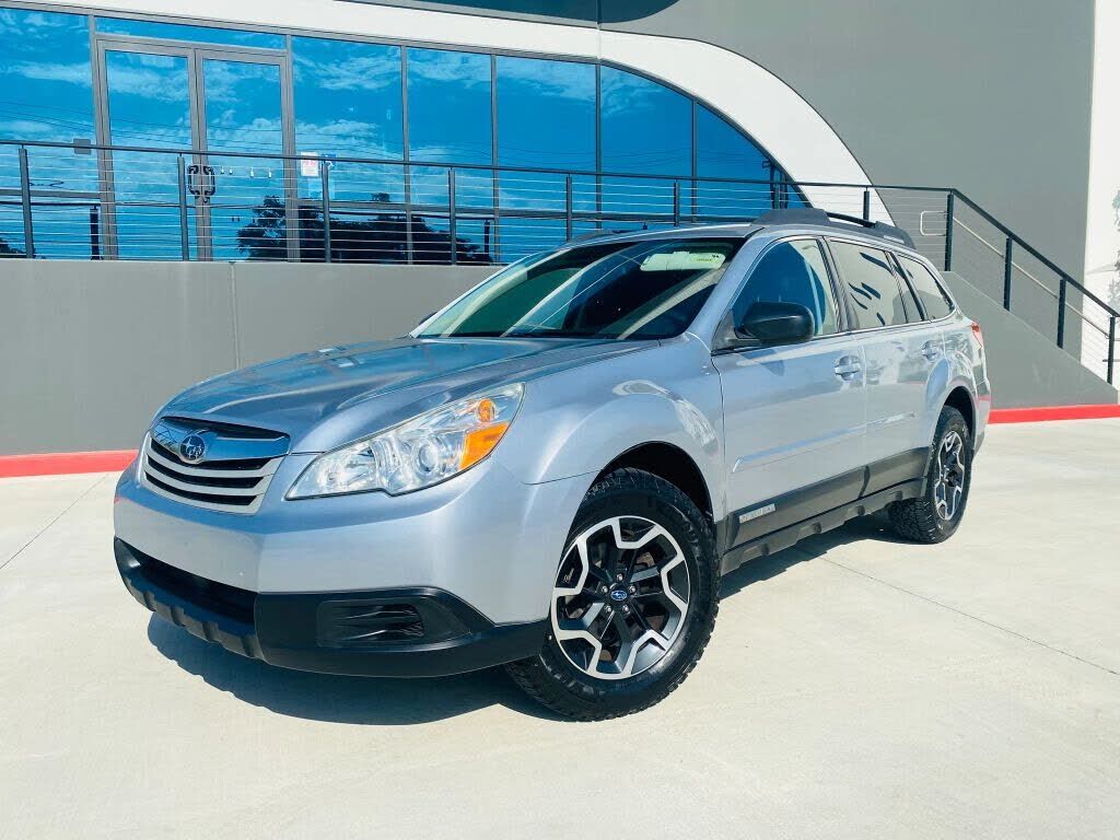 2012 SUBARU Outback