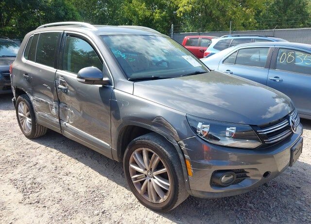 2012 VOLKSWAGEN Tiguan
