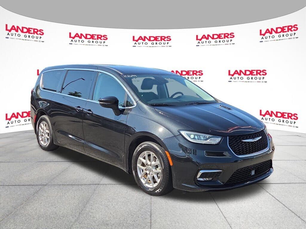 2023 CHRYSLER Pacifica