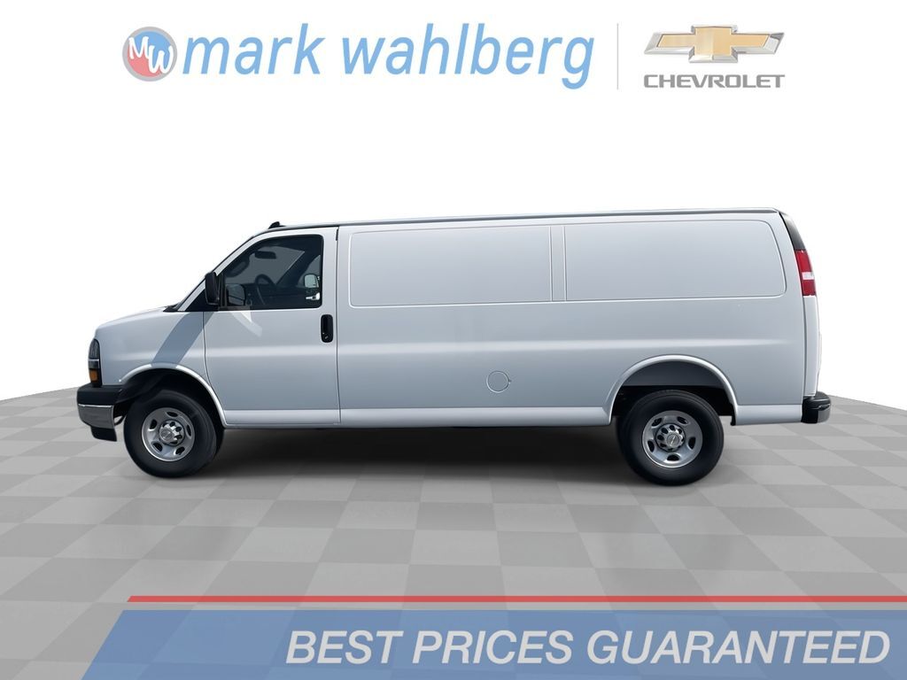 2025 CHEVROLET Express