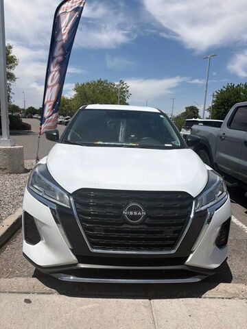 2024 NISSAN Kicks