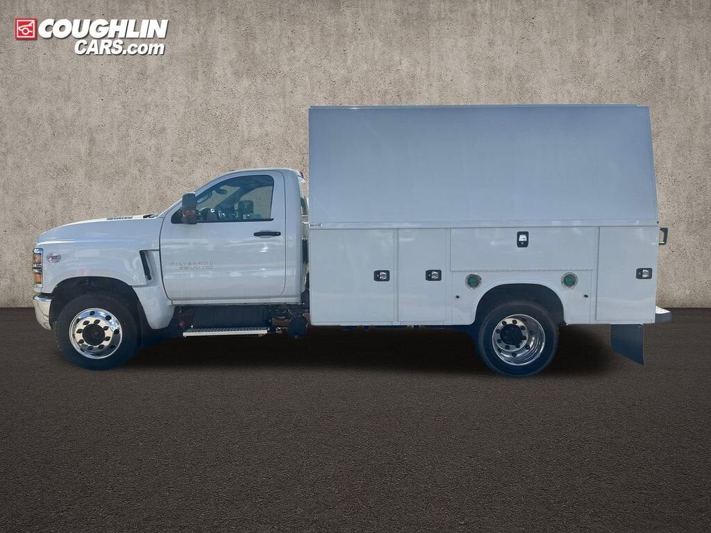 2024 GMC Silverado Medium Duty