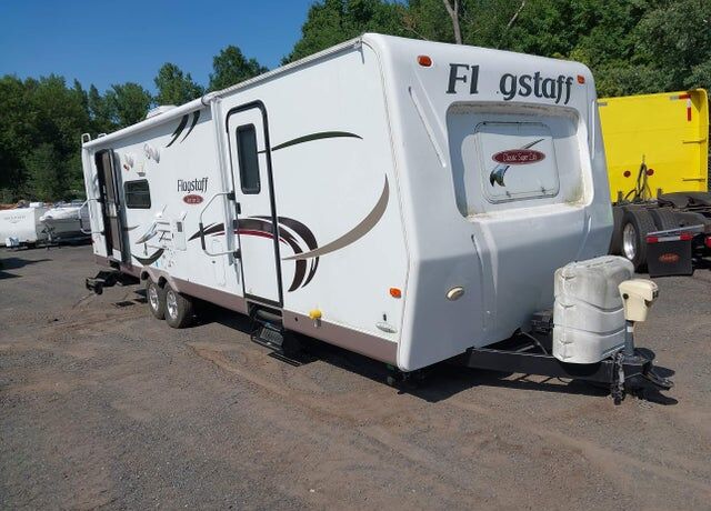 2010 FOREST RIVER Flagstaff Lite Weight Trailers