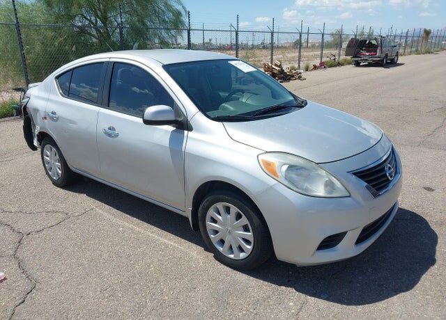 2013 NISSAN Versa