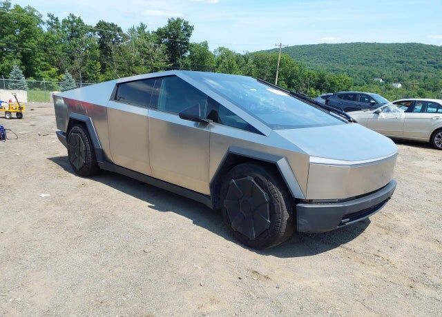 2024 TESLA Cybertruck