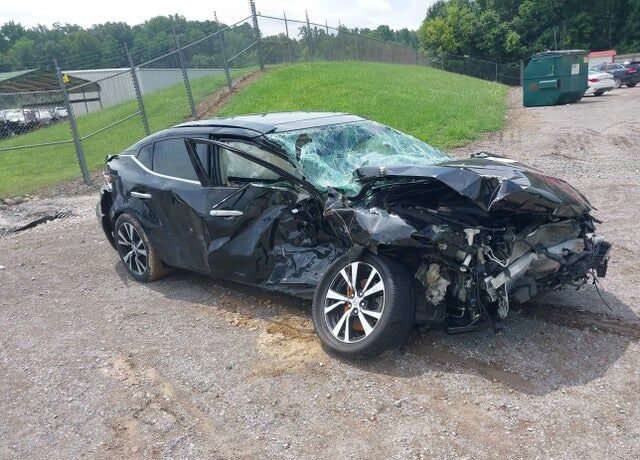 2017 NISSAN Maxima