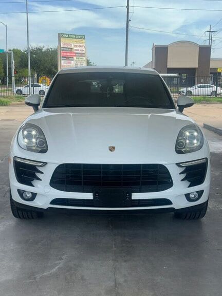 2018 PORSCHE Macan