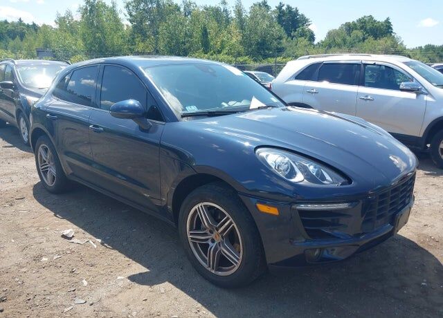 2018 PORSCHE Macan