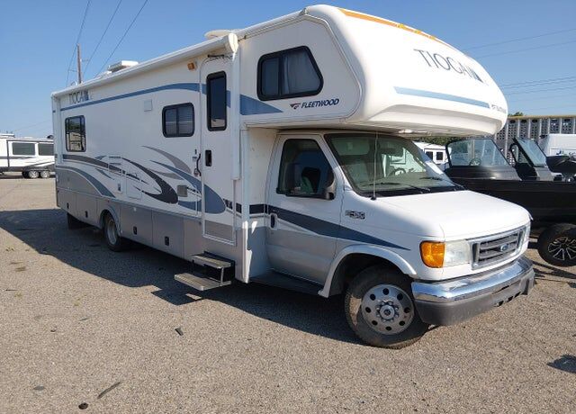 2004 FORD E-450