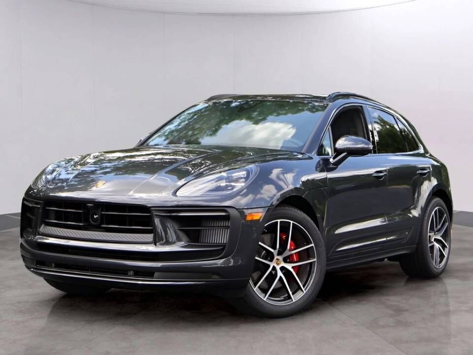 2026 PORSCHE Macan