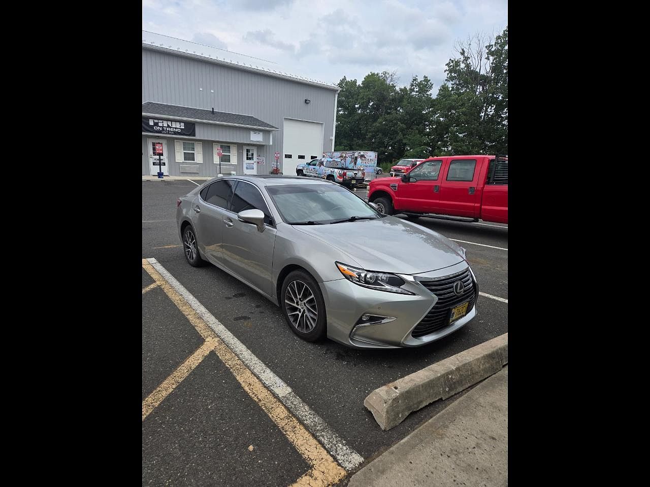 2017 LEXUS ES