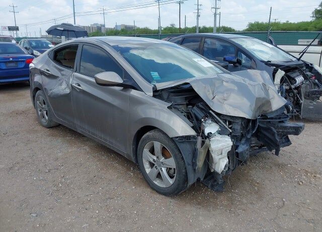 2013 HYUNDAI Elantra