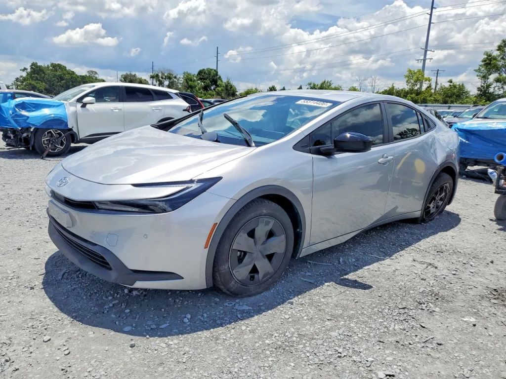 2024 TOYOTA PRIUS