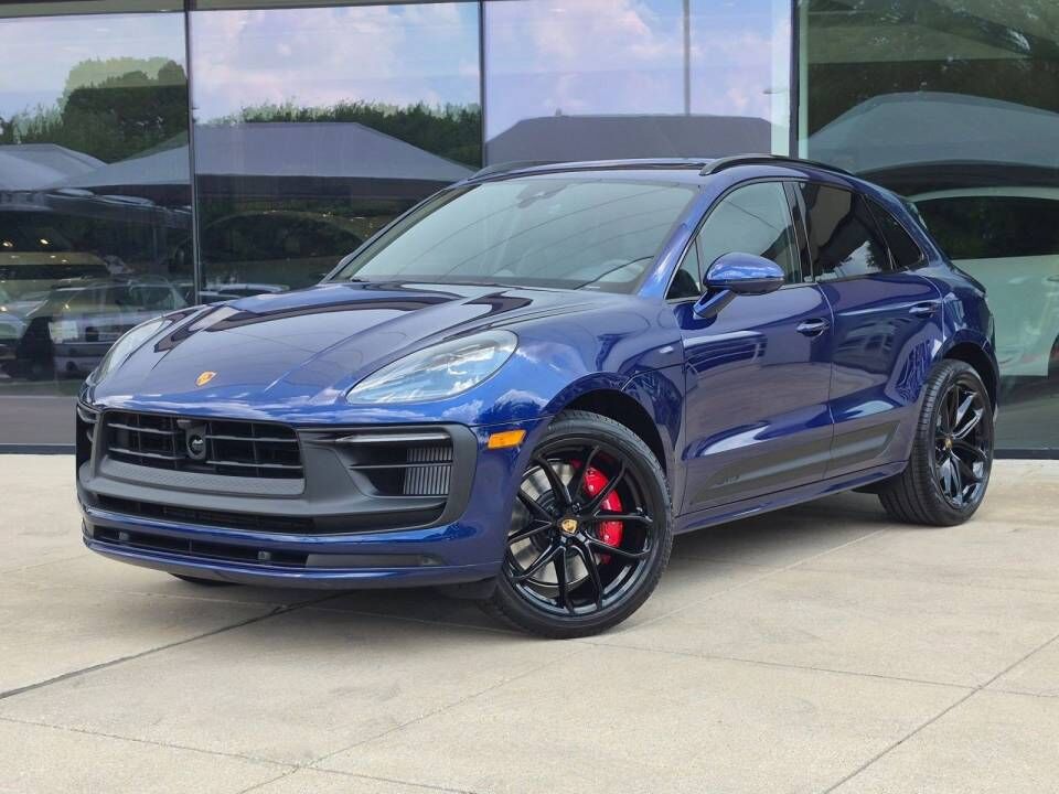 2026 PORSCHE Macan