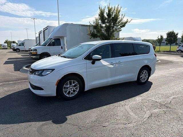 2022 CHRYSLER Voyager